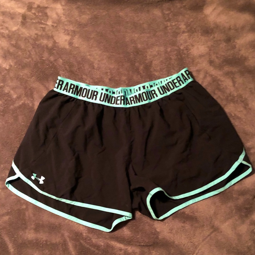 Black Under Armour shorts